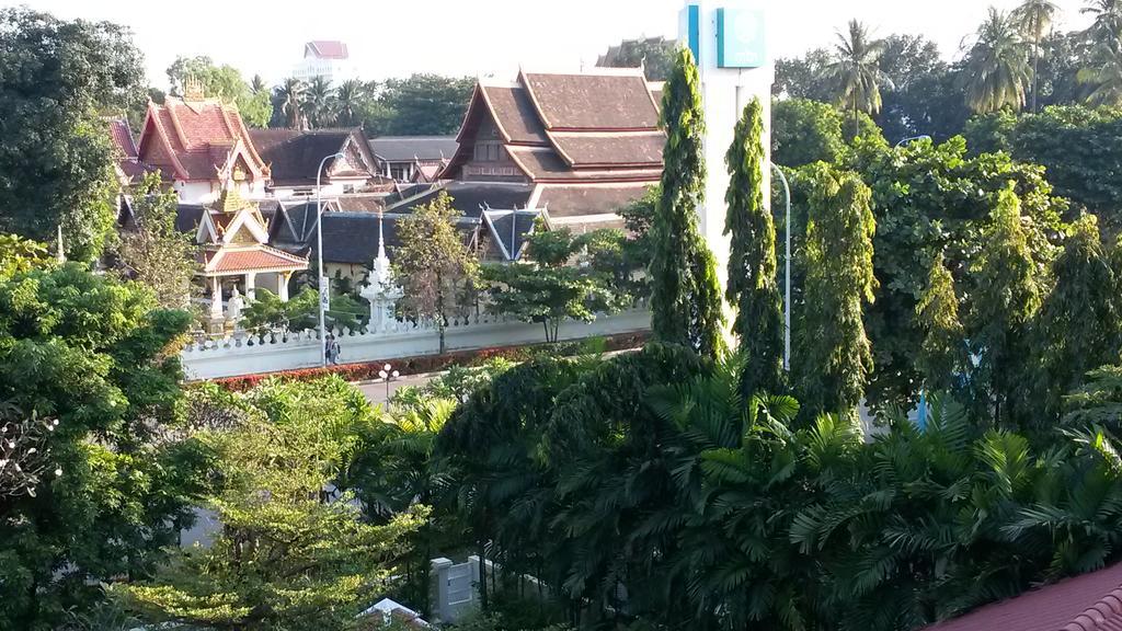 Av Hotel Vientiane Dış mekan fotoğraf